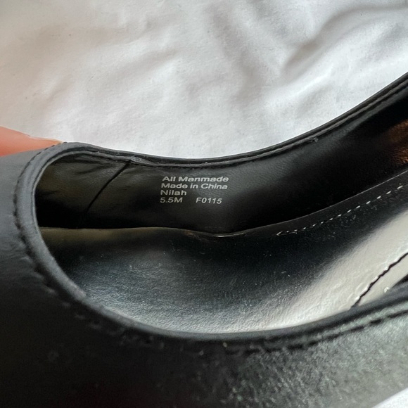 Women’s Black Leather Heels with Silver Pointed Tips Size 5.5 - Picture 8 of 10